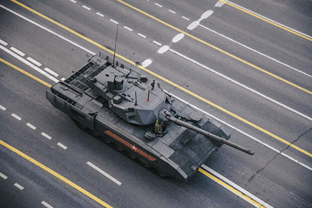 Танк Т-14 Армата перед началом репетиции военного парада, посвященного 74-й годовщине Победы в Великой Отечественной войне