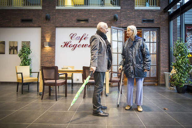 Обычная голландская деревня, где за каждым жителем установлена слежка здоровые, здравоохранение, пожилые, психиатрия