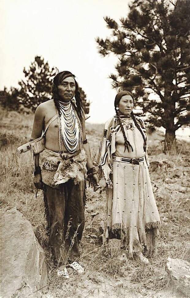 Нельзя было искать, где в магазинах что-то подешевле, надо было покупать втридорога у торговцев возле самой резервации.