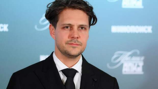 РИА Новости: гонорар актёра Биковича за съёмочный день достигает 2 млн рублей