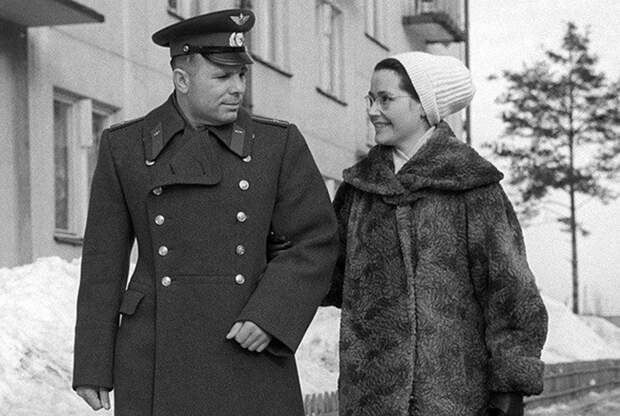 Юрий и Валентина Гагарины. Юрий и Валентина Гагарины.
