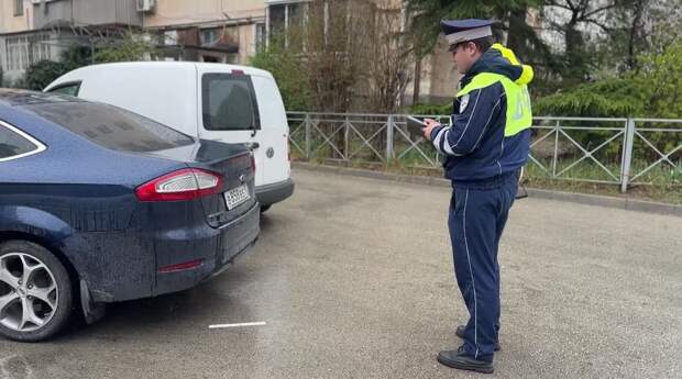 Выехал на встречную, потом промчал на красный и чуть не сбил пешехода: в Севастополе задержали водителя, который нарушил сразу несколько правил