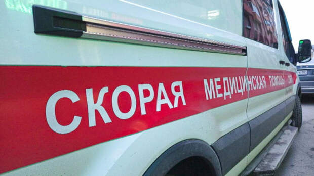 В Петербурге 16-летняя девушка сорвалась с 20-го этажа и выжила