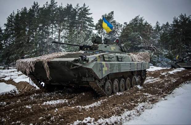 Украинские каратели продолжают размещать военную технику в населенных пунктах – НМ ЛНР