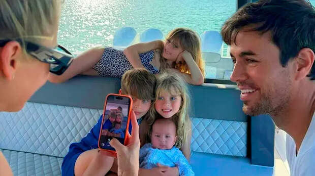 Неожиданные факты об Анне Курниковой, Энрике Иглесиасе и их детях. Что осталось за кадром семейных фото