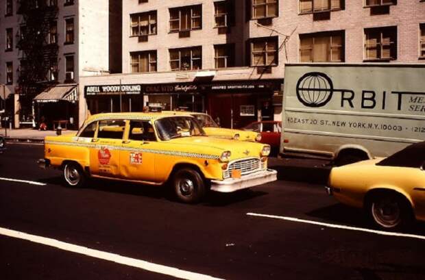 Такси на второй авеню. США, Нью-Йорк, 1980-е годы.