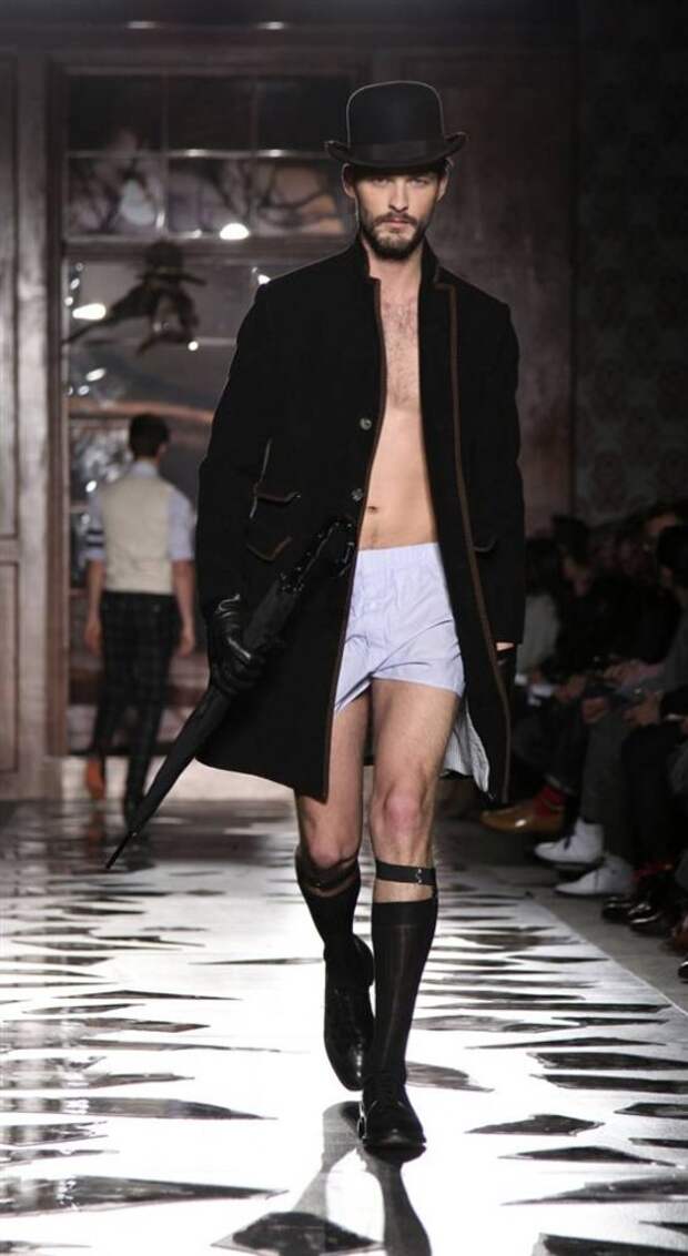 24. Майкл Бастиан – бывший дизайнер в «Bergdorf» - дебютировал на неделе моды в Нью-Йорке со своей коллекцией, вдохновленной «стилем скинхэдов». (Cary Horowitz / Reuters)