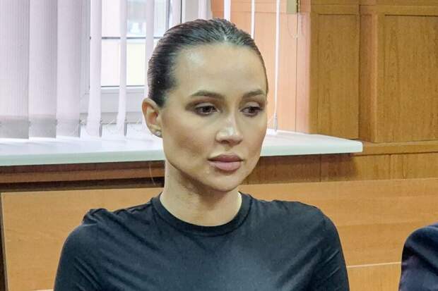 Суд прекратил процесс о банкротстве блогера Лерчек