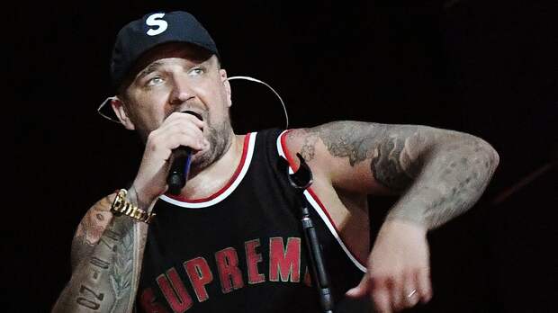 Глеб Кузьмин подарил Басте джерси «Салавата Юлаева»