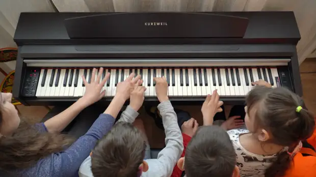 Музыка в радость: уникальный проект для слабослышащих детей Приморья