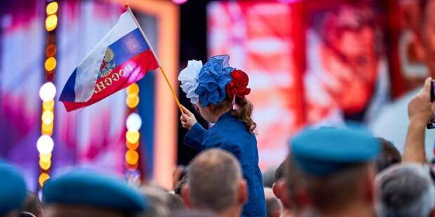 В Москве на выходных продолжат отмечать 350-летие флага России фото: mos.ru