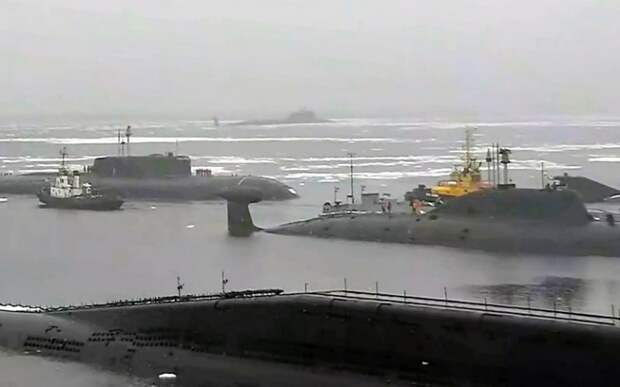 На фото: выход атомных подводных лодок в Тихий океан в рамках внезапной проверки боеготовности сил Тихоокеанского флота.