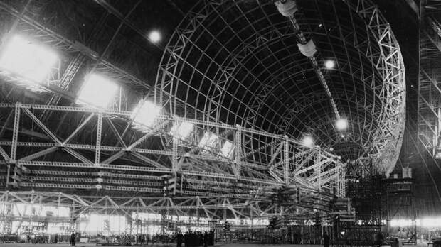 Вначале руководство СССР мечтало об огромных и дорогущих жестких дирижаблях, но жизнь заставила урезать осетра.