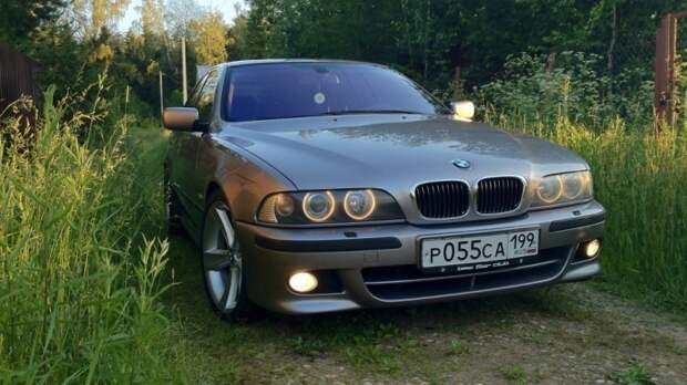 Мечта многих российских подростков - BMW E39. | Фото: drive2.ru.