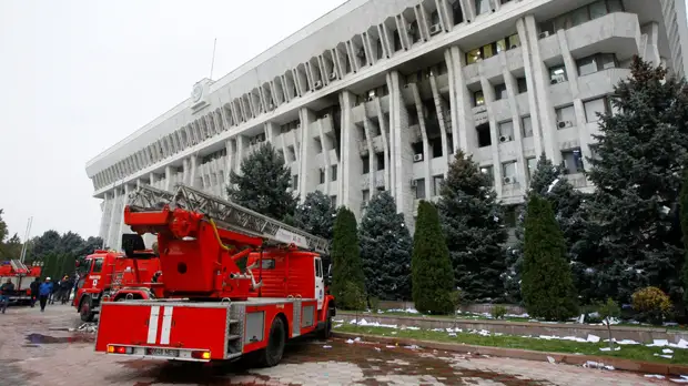 «Двенадцатью голосами»: ЦИК Киргизии признала недействительными итоги парламентских выборов