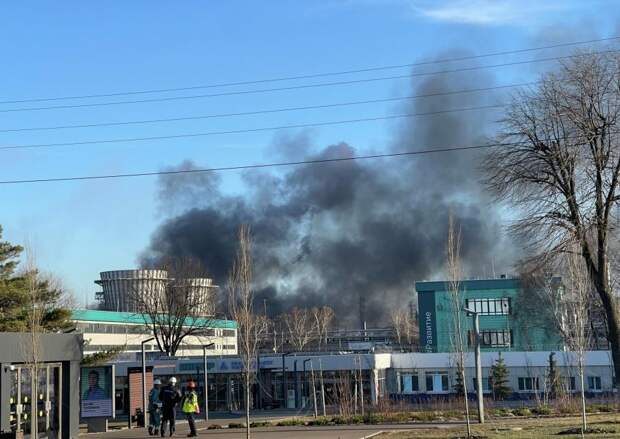 «Нижнекамскнефтехим»: причиной ЧП на заводе стало воспламенение газовой смеси