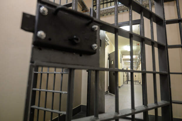 СК: сткрывший стрельбу по полицейским в Оренбуржье заключен под стражу