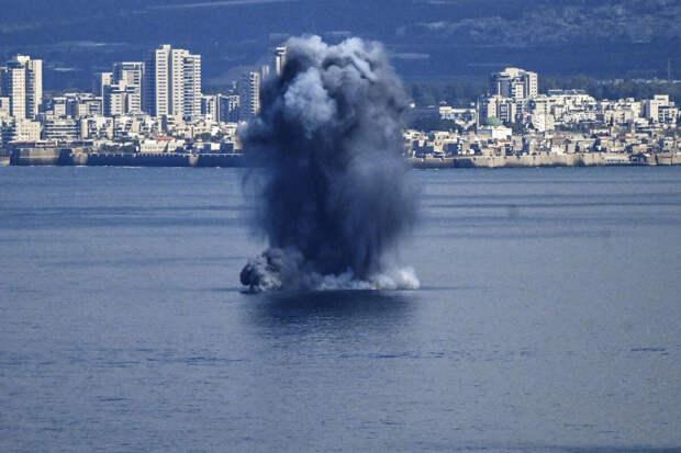 "Хезболла": по военно-морской базе Израиля в Хайфе нанесен ракетный удар