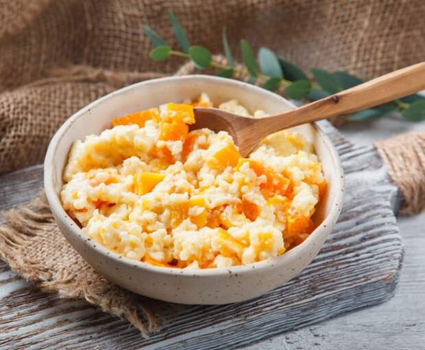 Пшенная каша с кусочками тыквы. / Фото: esh-derevenskoe.ru