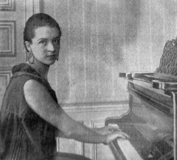 Ева Кюри не пошла по стопам родителей, зато стала их биографом Ева Кюри не пошла по стопам родителей, зато стала их биографом
