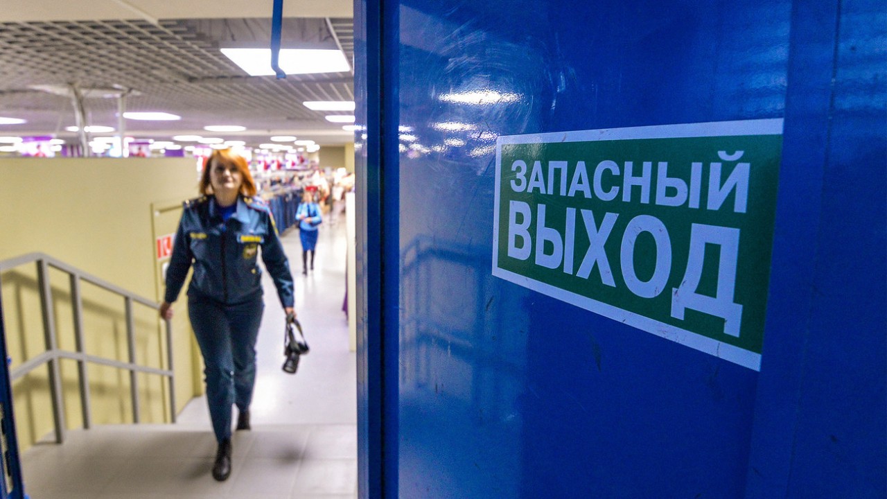 Загоны смерти. Торговые центры Москвы годами игнорируют предписания МЧС
