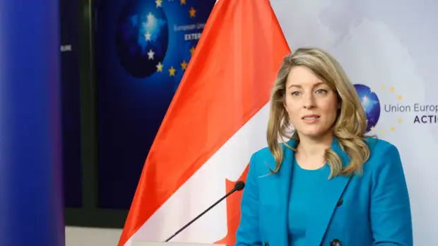 Глава МИД Канады заявила о намерении ввести санкции против России