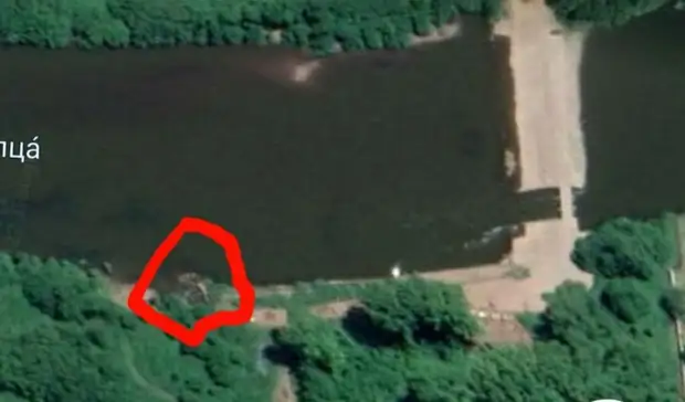 Рыбаки зафиксировали сливы нефтепродуктов в реку Чепцу в Глазове