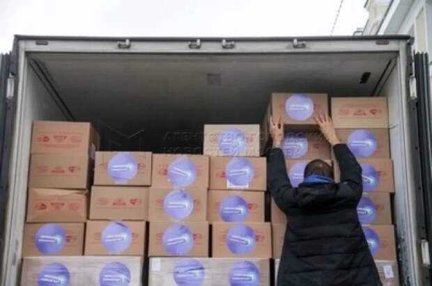 Центр «Я — доброволец» отправил 330 тонн гуманитарного груза в зону СВО