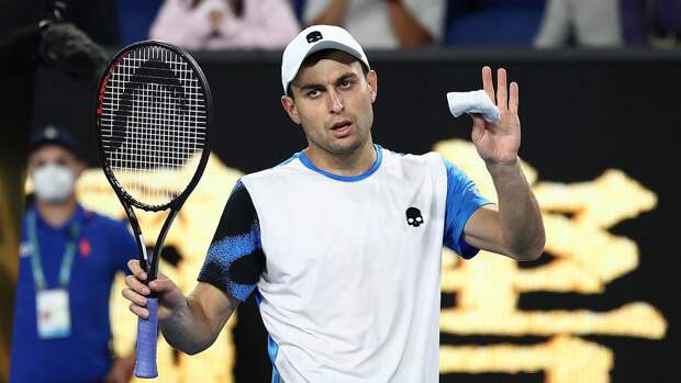 Карацев не сумел выйти во второй круг турнира в Бостаде в парном разряде