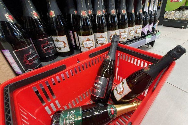 Полиция выявила несколько случаев продажи алкоголя несовершеннолетним Полиция выявила несколько случаев продажи алкоголя несовершеннолетним