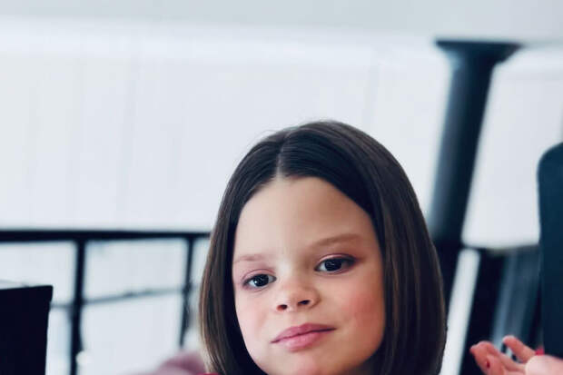 Поэтесса Вера Полозкова показала свою повзрослевшую дочь