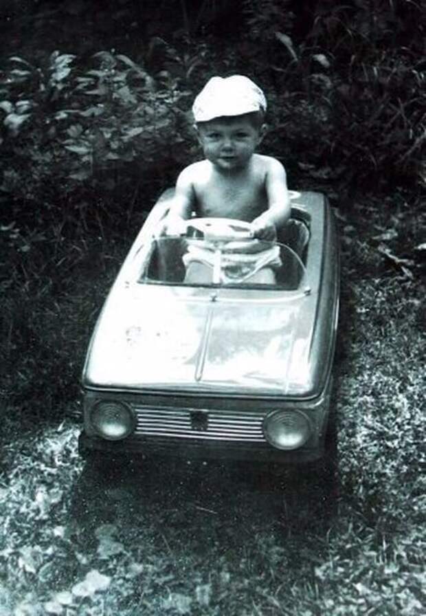 Педальный «Москвич» - мой первый автомобиль авто, автомобили, восстановление, детская машинка, москвич, педальная машинка, педальный москвич, реставрация