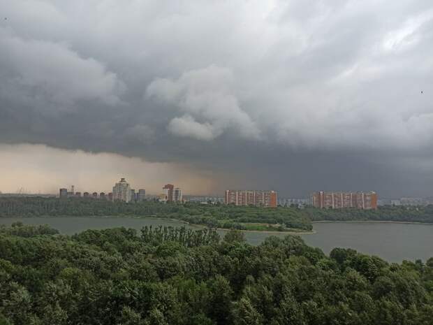 Спасатели объявили штормовое предупреждение Свердловской области на 23 июня