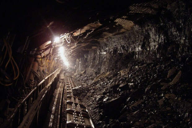Из-за задымления на шахте в Караганде на поверхность вывели 187 горняков