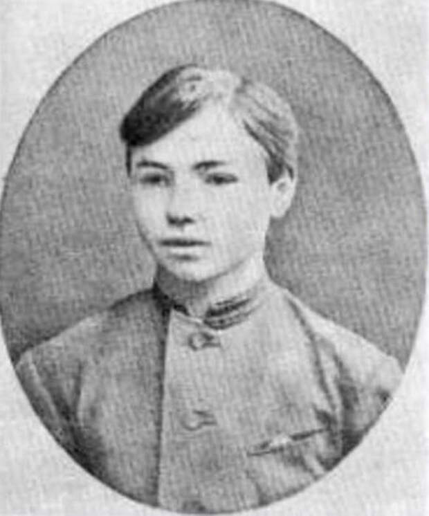 Валерий Брюсов в юности. Фото: https://24smi.org