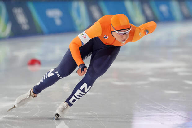 Комбинезон олимпийской чемпионки по конькобежному спорту продали за 195 тысяч евро