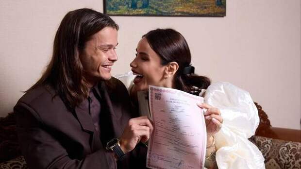 И снова замуж: Айза показала свадебные фото с мужем, который моложе на 10 лет