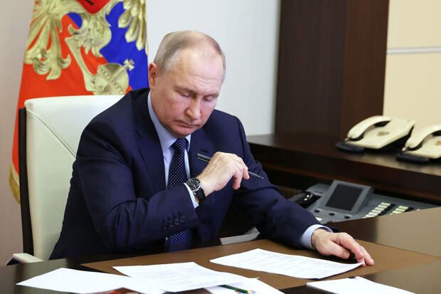 Путин начал пресс-конференцию в Кремле после полуночи