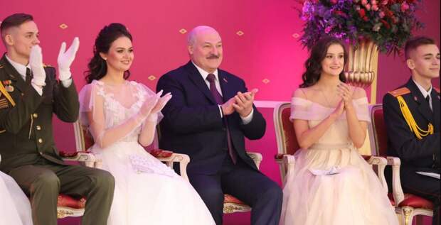 "Работа идёт до последних секунд": Эйсмонт рассказала, как Лукашенко готовит новогоднее поздравление