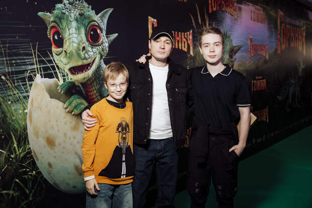 Чешуйчатый друг: Александр Петров, Ольга Дибцева и Сергей Маковецкий Чешуйчатый друг: Александр Петров, Ольга Дибцева и Сергей Маковецкий