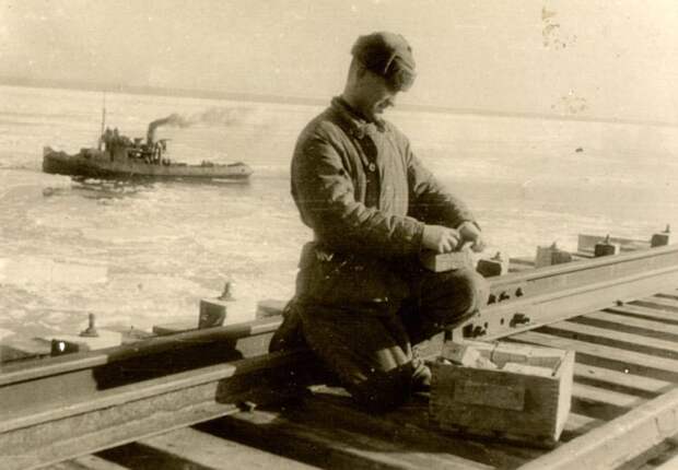 Крымский (Керченский) мост строительство 1944 год СССР Два Крымских моста разрушились, а третий соединил Россию и Крым, поезда уже ходили Фото первых Крымских мостов построенных Германией и СССР, стоимость и общее расстояние Крымского (Керченского) моста и др. интересные факты