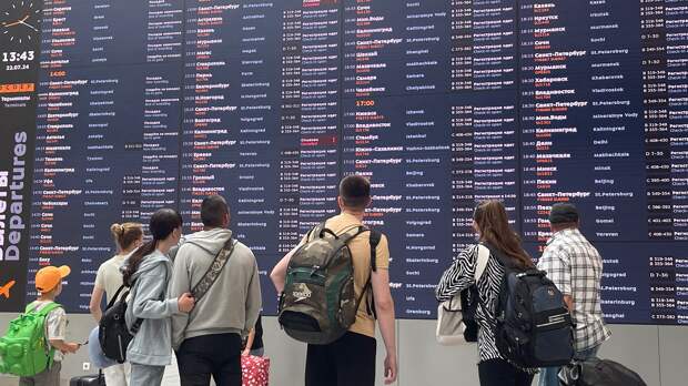 В Пулково около десяти рейсов встали в ожидание из‑за временных ограничений