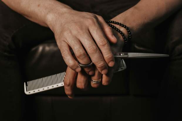 Жители Петербурга стали на 28% реже посещать барбершопы