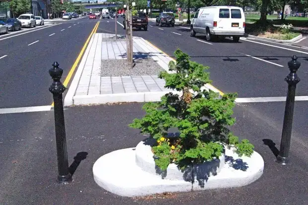    (Mill Ends Park) -      ,    ,     , , , , , 