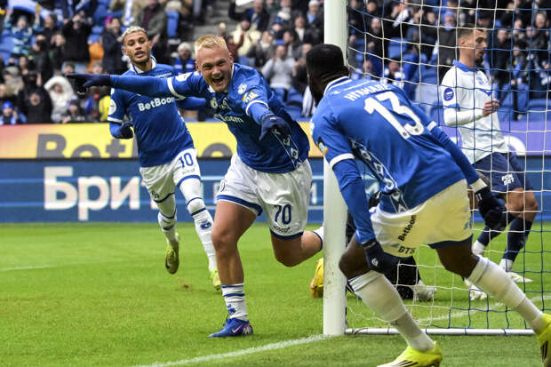 "Динамо" со счетом 4:0 обыграло "Крылья Советов" в матче 19-го тура РПЛ