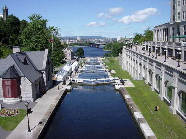 Канал Ридо в Канаде — самый старый действующий канал Северной Америки