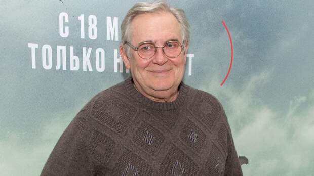 Юрий Стоянов признался, что чувствует себя не в своей тарелке в компании звёзд