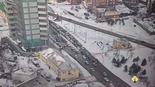 Второй день подряд Владивосток утром стоит в 10-балльных пробках