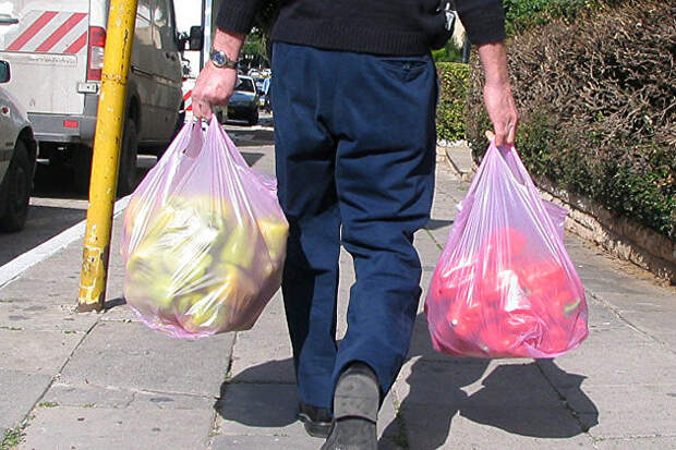 Россияне начали отказываться от пластиковых пакетов