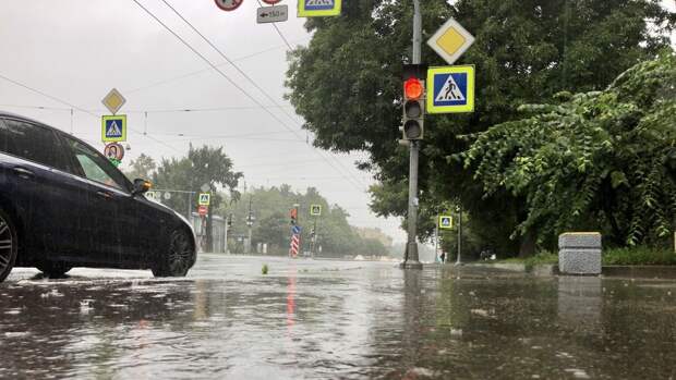 Вильфанд предупредил о сильном дожде и ветре жителей ряда регионов РФ